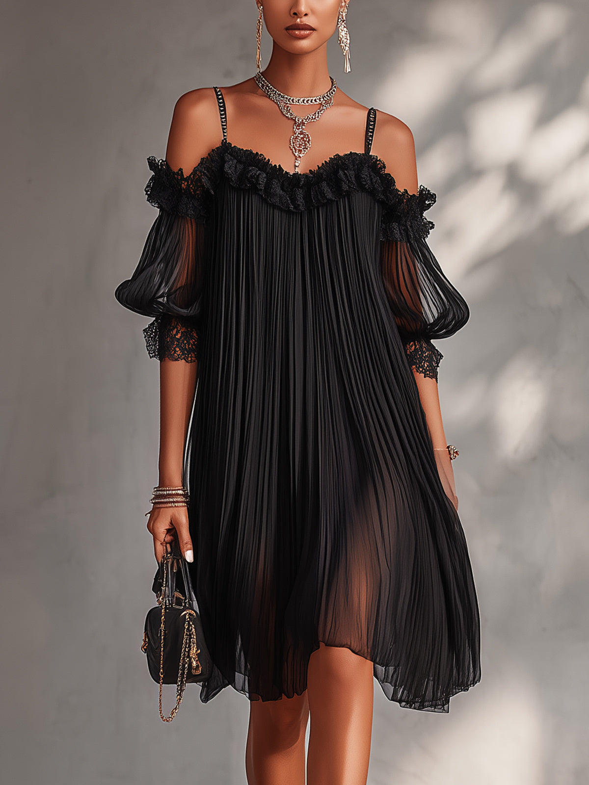 CAMILLE | VESTITO MINI IN MUSSOLA NERA CON SPALLE SCOPERTE E BORDO IN PIZZO