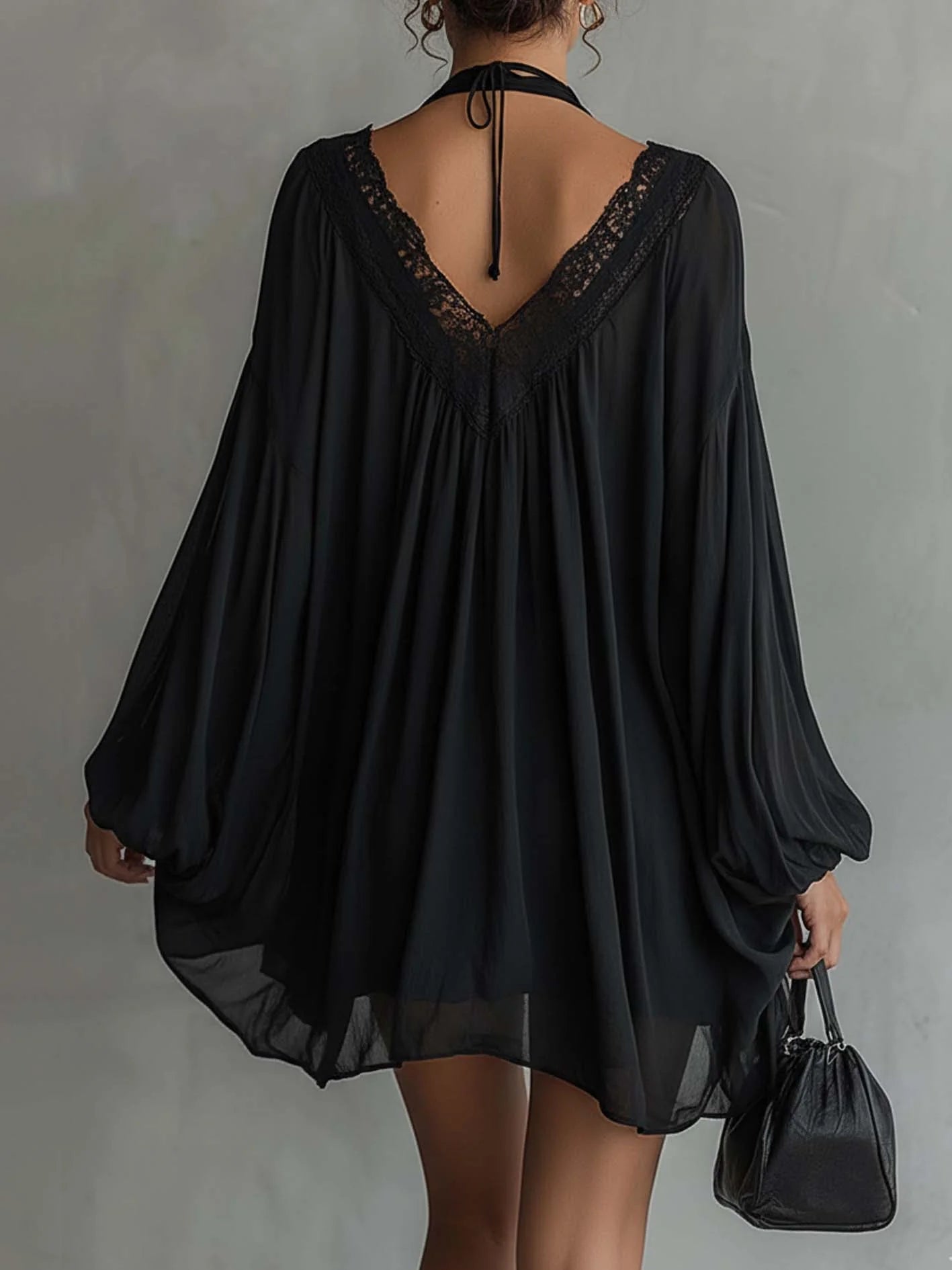 CASSANDRE | MINIABITO IN MOUSSELINE NERA, SCOLLO IN PIZZO