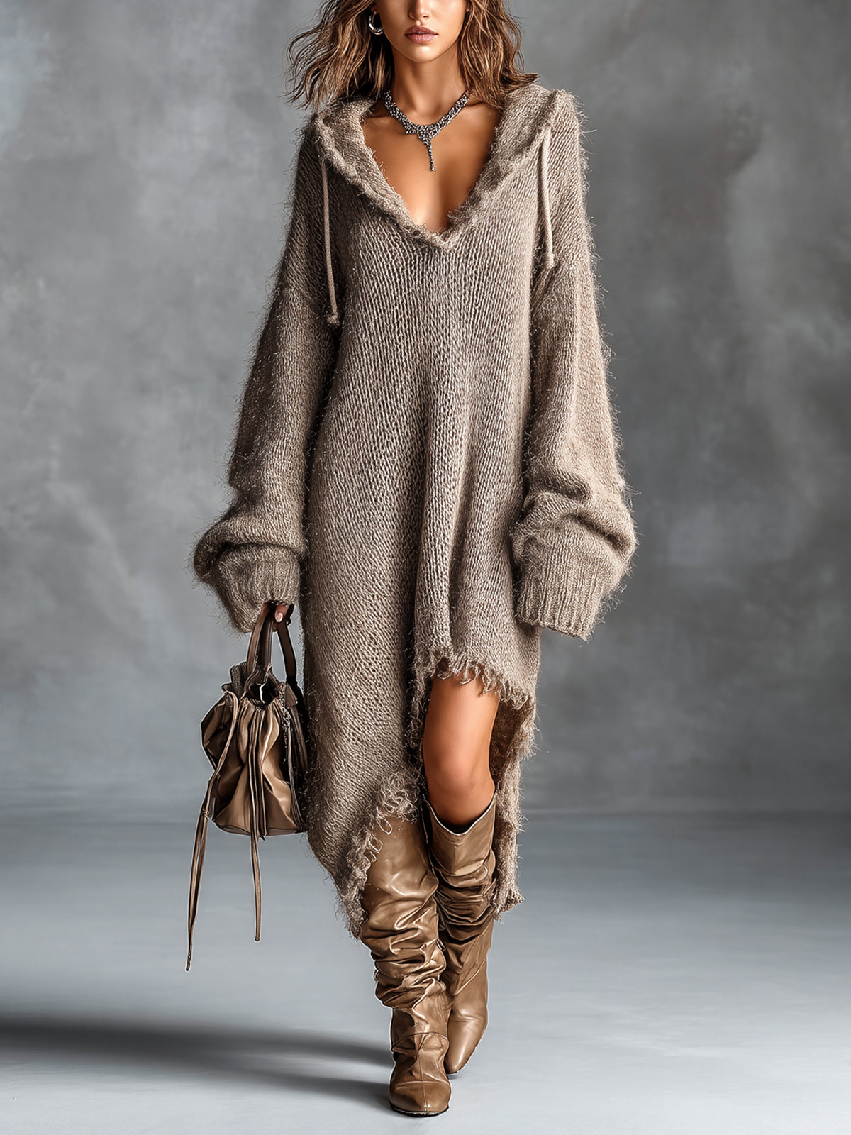 SOPHIA | ABITO OVERSIZE IN MAGLIA MORBIDA CON CAPPUCCIO