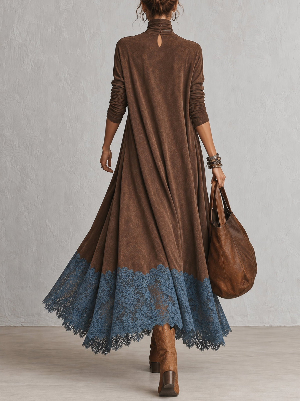 ABITO LUNGO MARRONE EFFETTO CAMOSCIO CON MANICHE LUNGHE E BORDO IN PIZZO VINTAGE