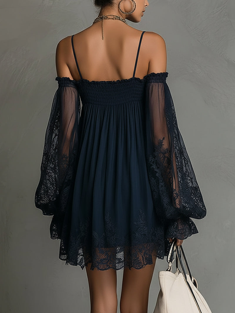NOEMI • ABITO MINI IN CHIFFON BLU NAVY CON SCOLLO BARDOT, BORDO IN PIZZO E MANICHE TRASPARENTI