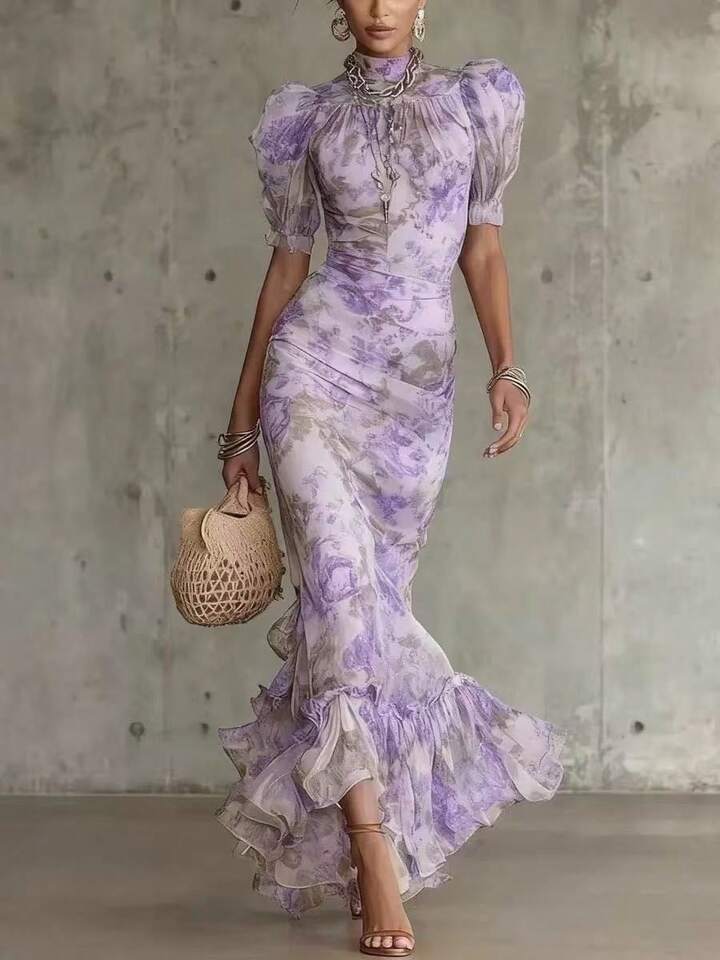 Eugenia | Abito lungo con stampa floreale vintage rosa e maniche a sbuffo (Accessori non inclusi)