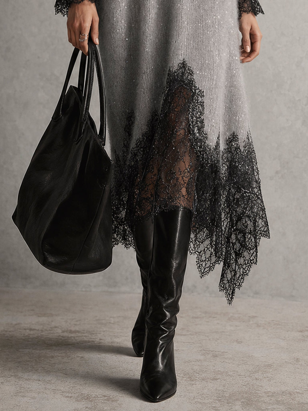 ABITO MIDI GRIGIO IN MAGLIA LUCIDA CON BORDO IN PIZZO