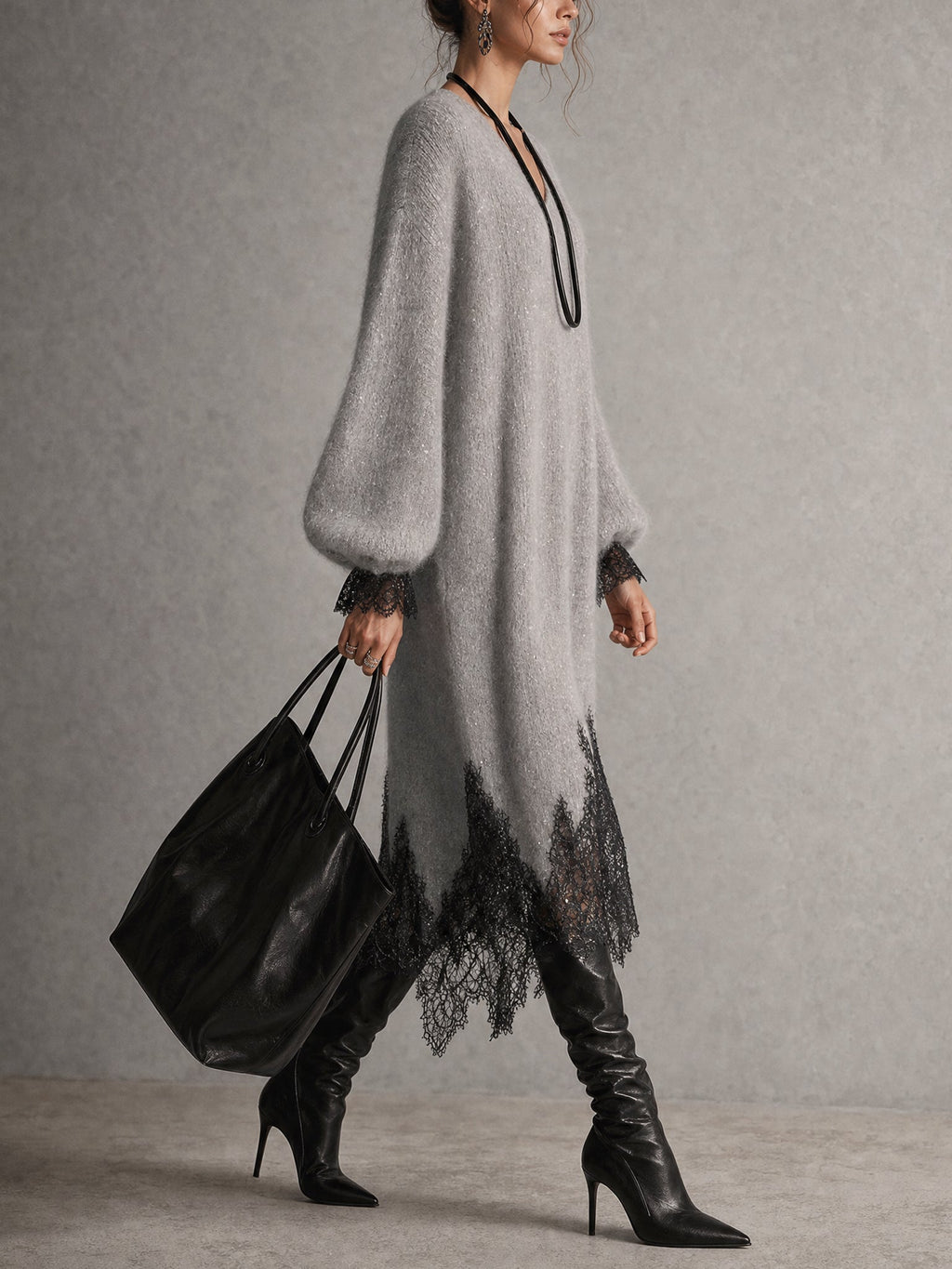 ABITO MIDI GRIGIO IN MAGLIA LUCIDA CON BORDO IN PIZZO