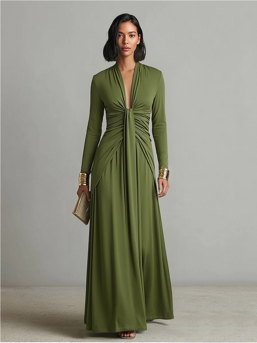 Abito lungo glamour verde oliva in seta elasticizzata con profondo scollo a V e dettagli arricciati