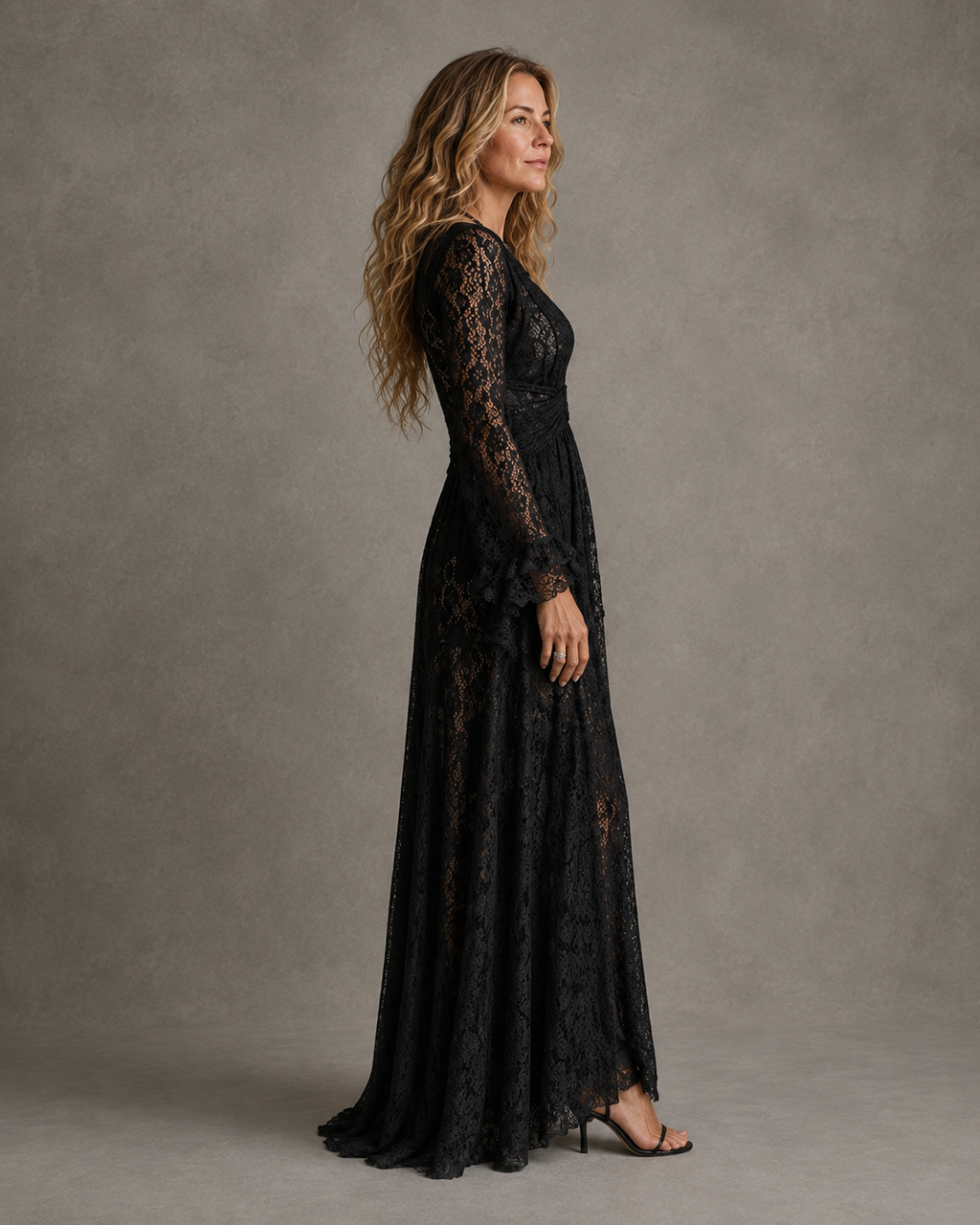 CHARLOTTE | VESTITO LUNGO CON SCOLLO A V PROFONDO
