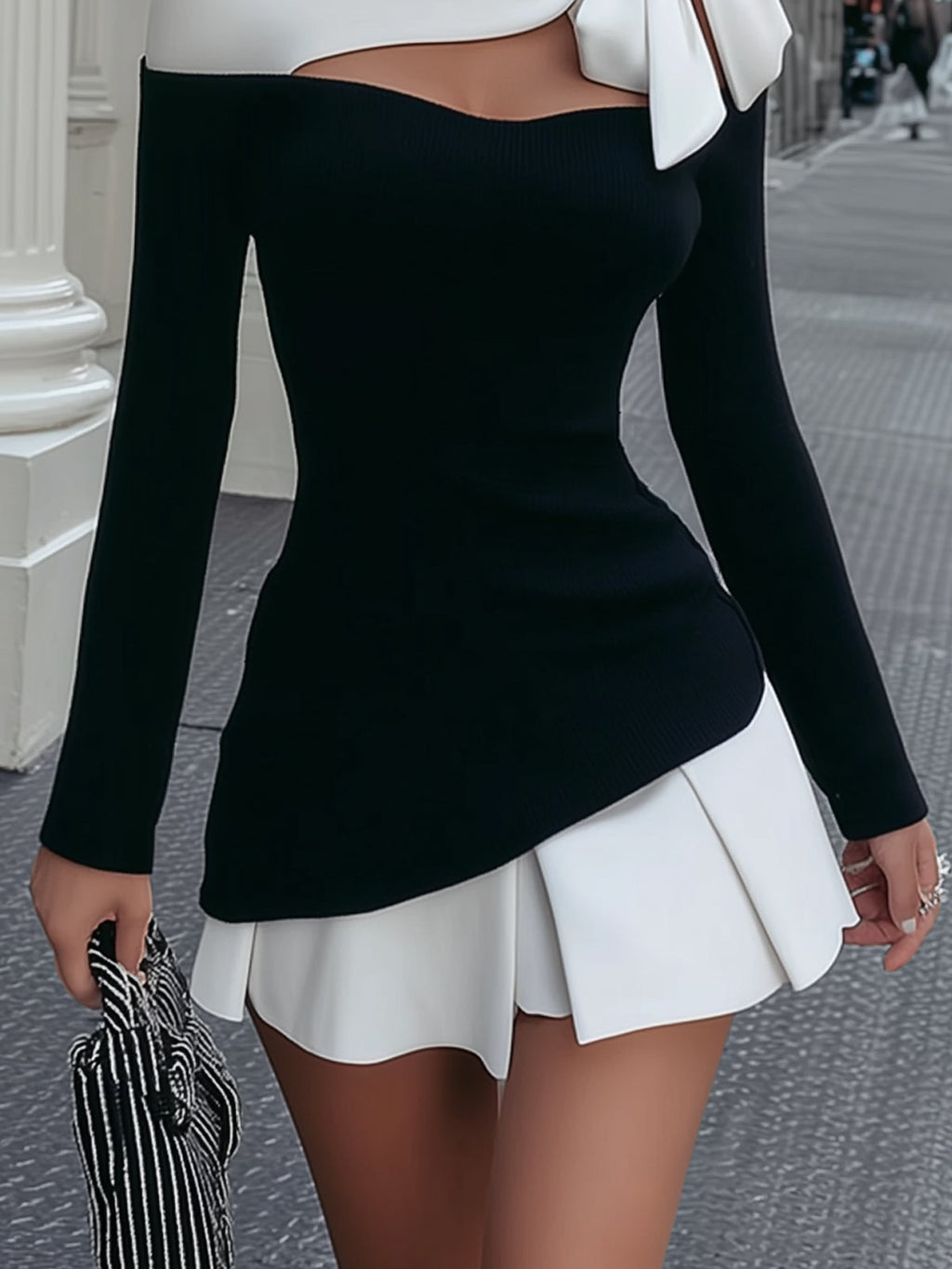 FAUSTINE | VESTITO MINI BIANCO E NERO CON SPALLINA E FIOCCO CUCITO