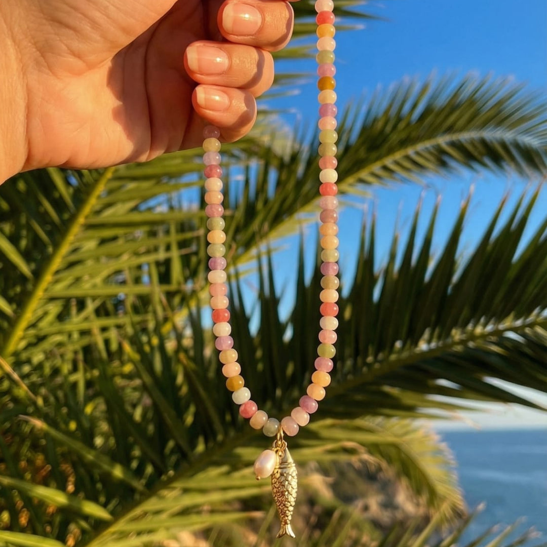 COLLANA DI PERLINE A FORMA DI PESCE DAI COLORI CANDY