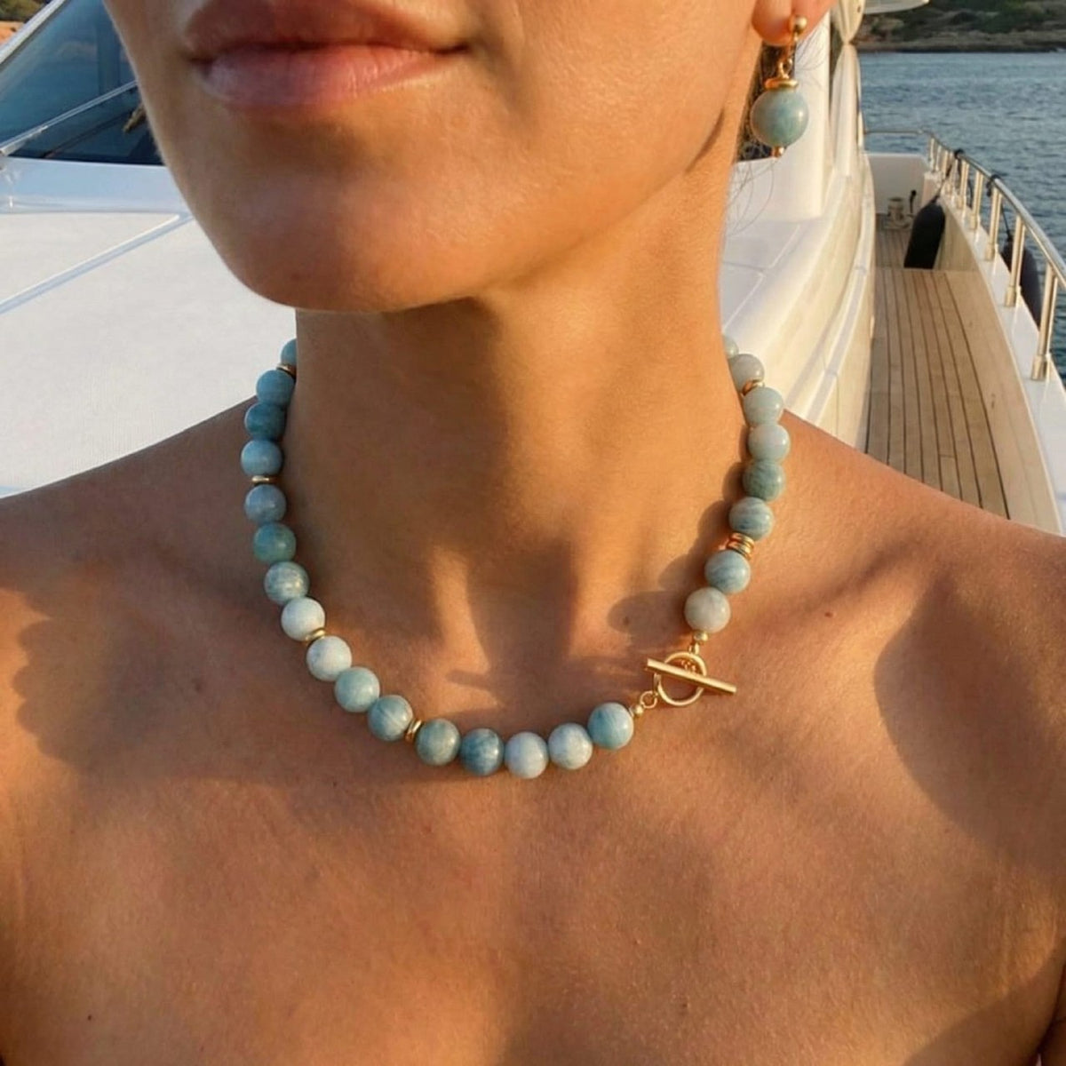 COLLANA GIROCOLLO CON PERLINE E CHIUSURA A PERNO