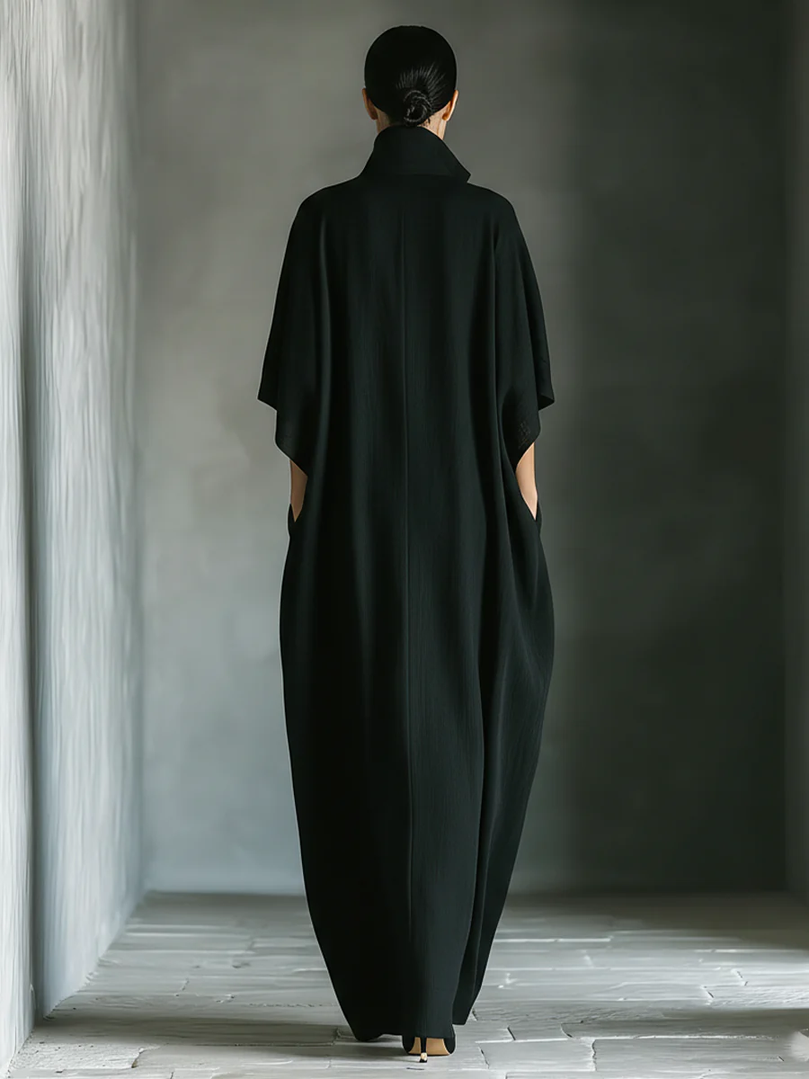 ALESSANDRA • VESTITO LUNGO NERO OVERSIZE MINIMALISTA CON MANICHE A KIMONO