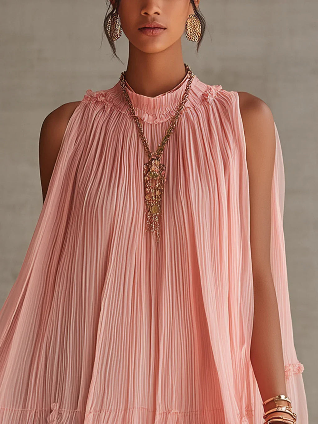 Magdalena | Vestito mini in chiffon rosa a righe con scollo a halter
