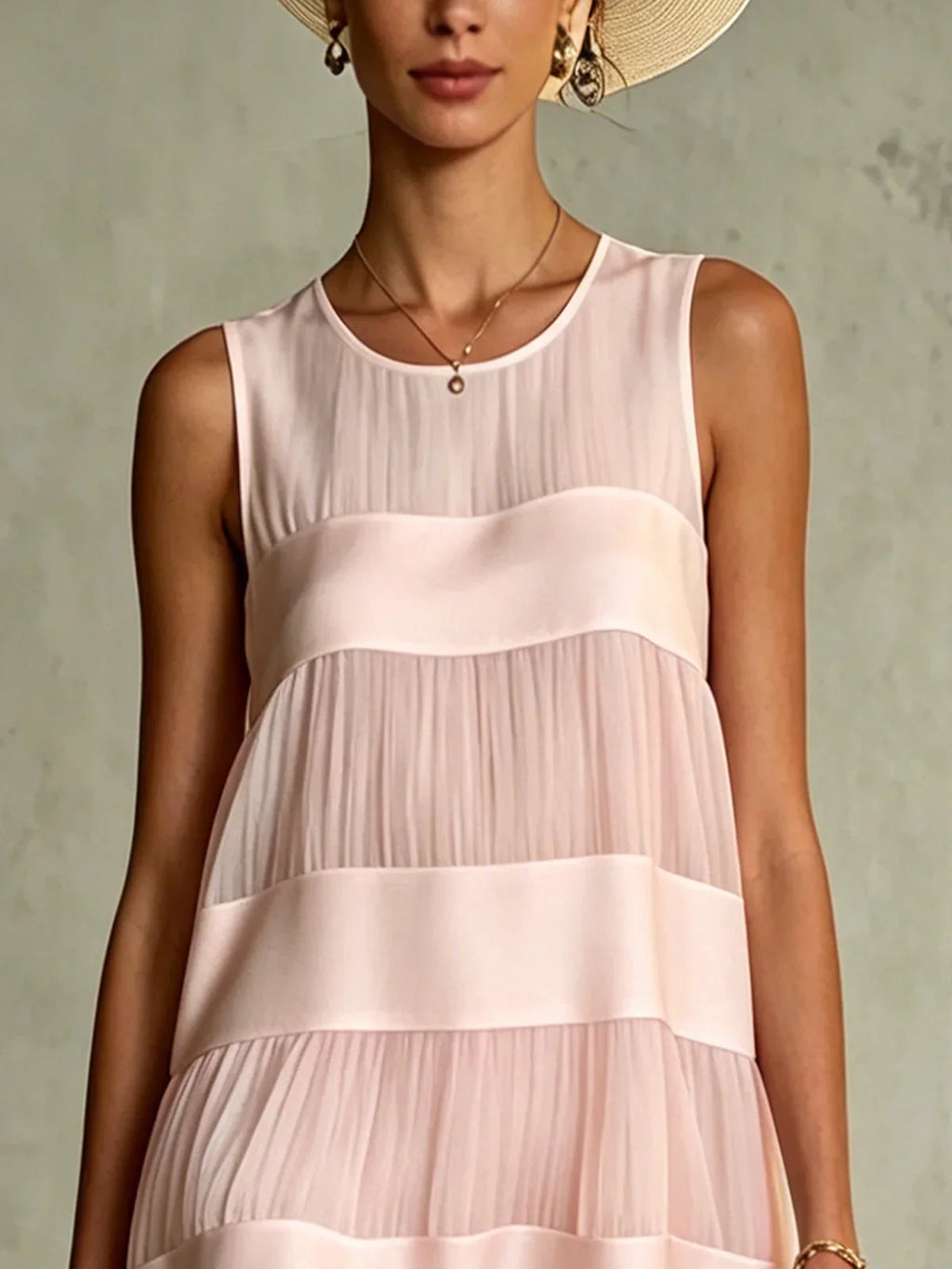 Stella | Vestito Mini in chiffon rosa chiaro plissettato con motivo a strati e patchwork