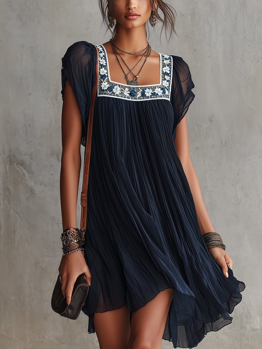 APOLLINE | VESTITO MINI PLISSETTATO IN MUSSOLA CON RICAMI FLOREALI BLU NAVY