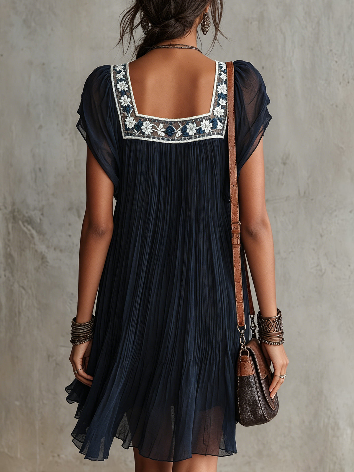 APOLLINE | VESTITO MINI PLISSETTATO IN MUSSOLA CON RICAMI FLOREALI BLU NAVY