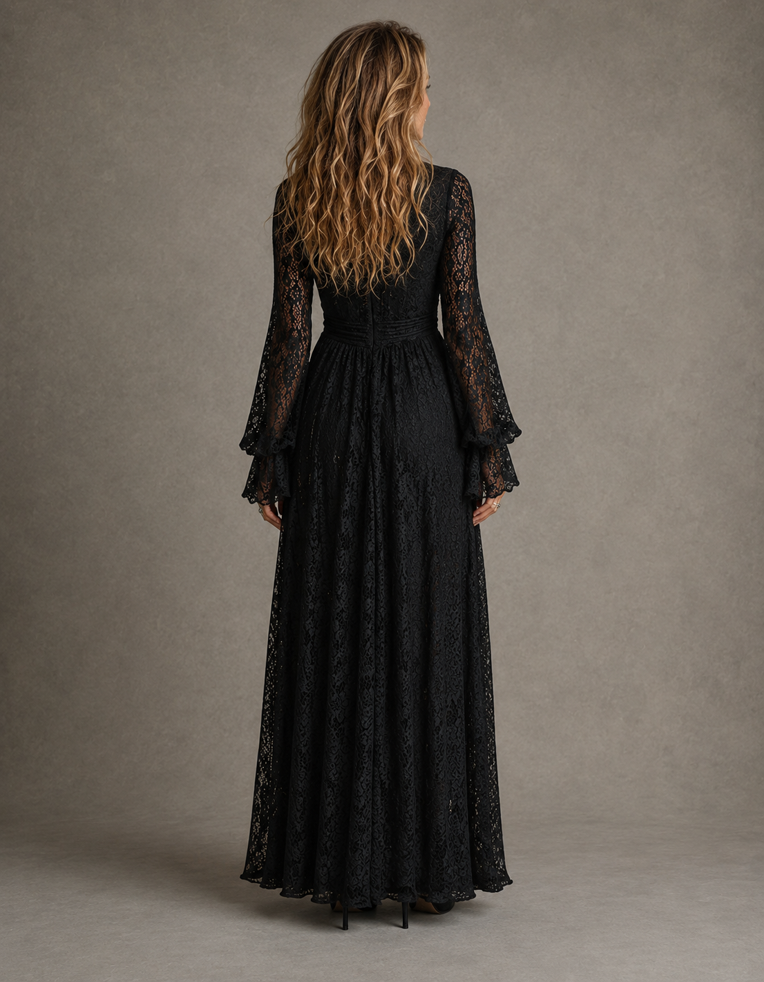 CHARLOTTE | VESTITO LUNGO CON SCOLLO A V PROFONDO