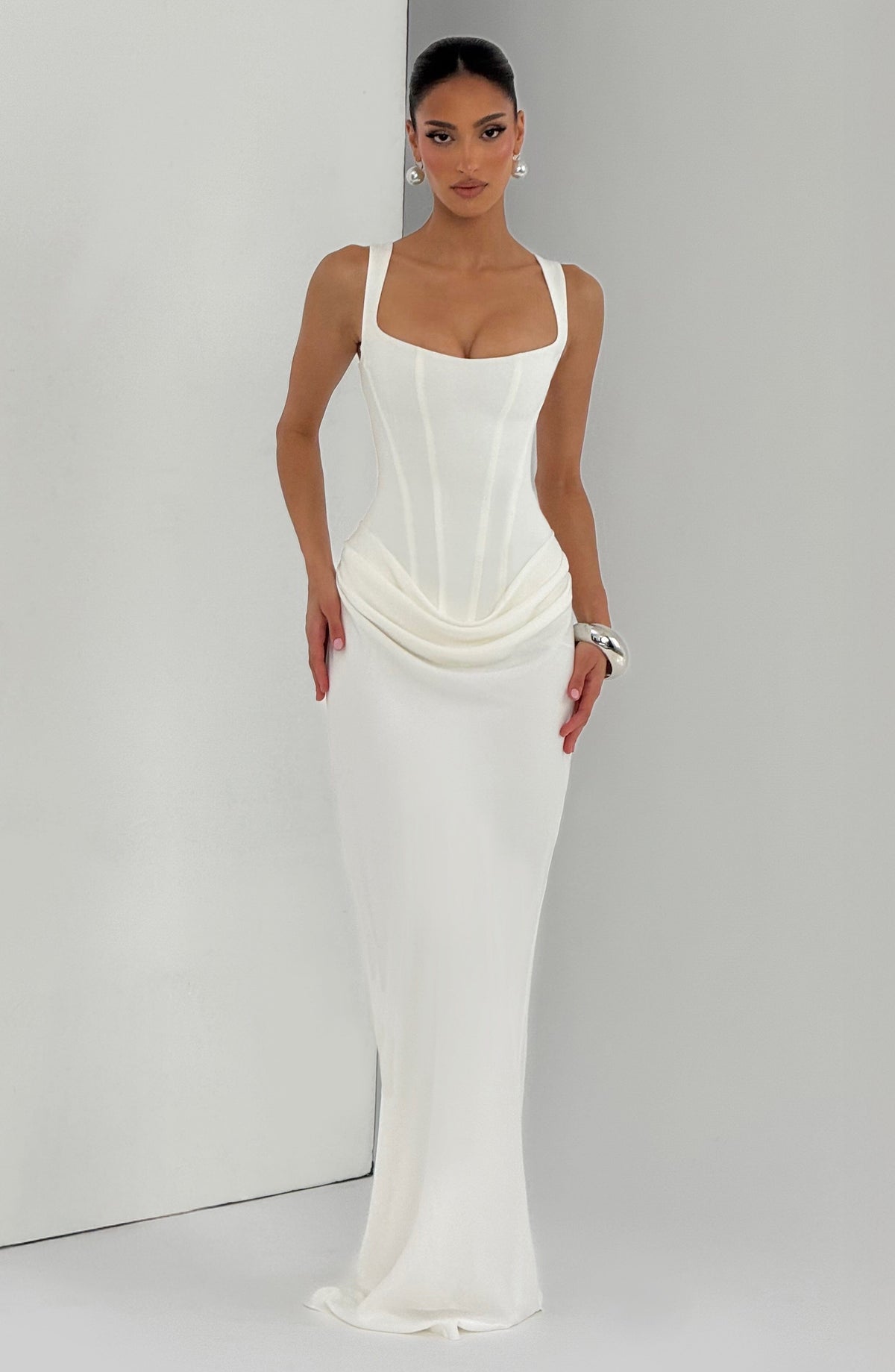ÉLÉONORE | ABITO MAXI CON SCOLLO QUADRATO