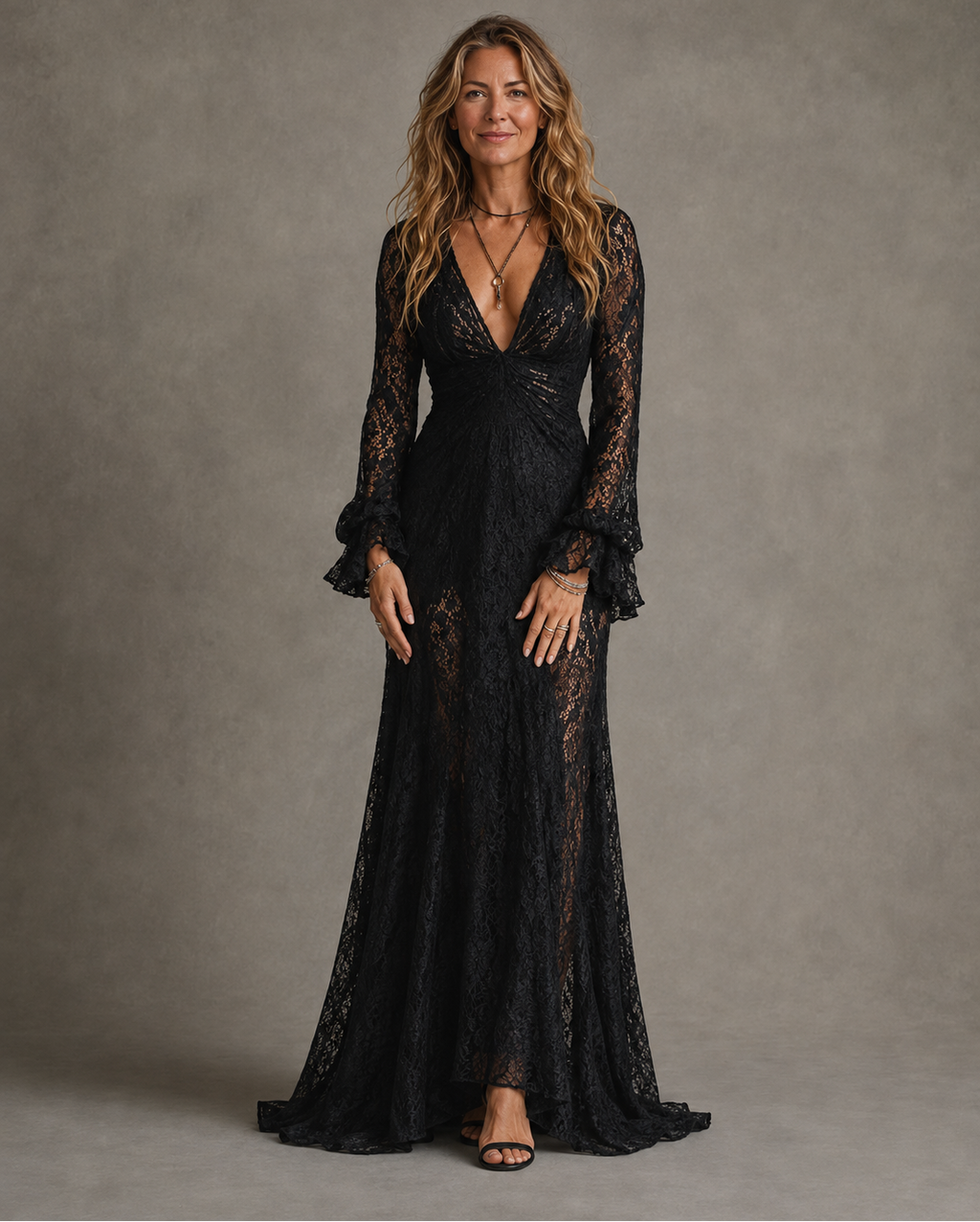 CHARLOTTE | VESTITO LUNGO CON SCOLLO A V PROFONDO