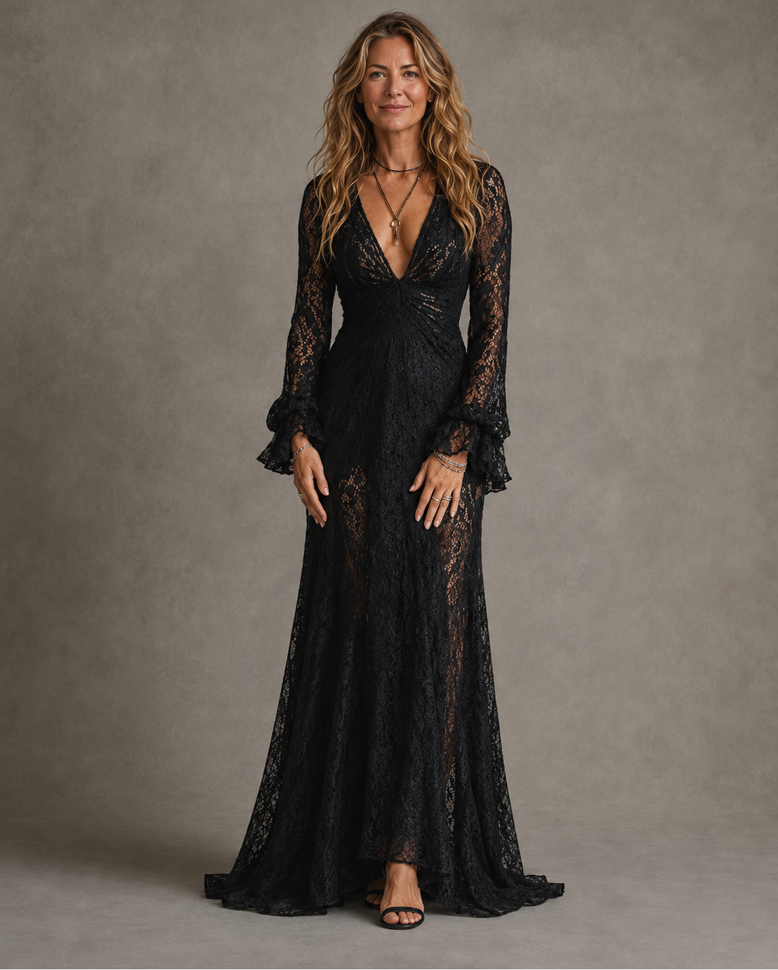 CHARLOTTE | VESTITO LUNGO CON SCOLLO A V PROFONDO