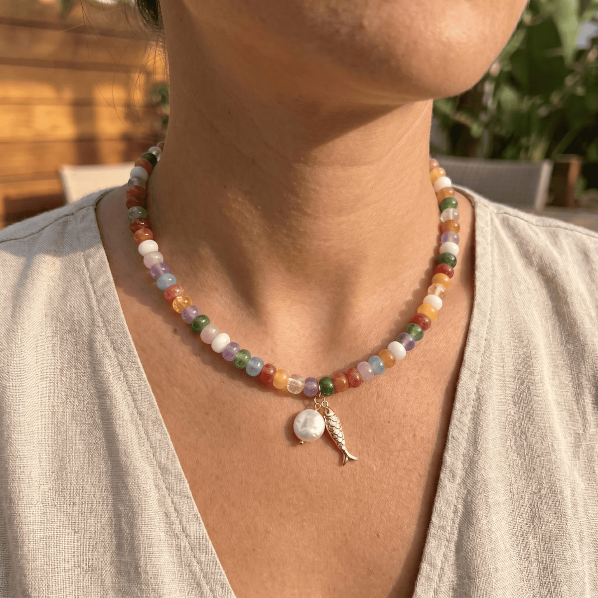 COLLANA DI PERLINE A FORMA DI PESCE DAI COLORI CANDY