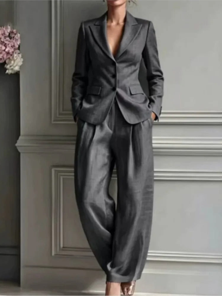 Victoria | completo elegante con blazer aderente e pantaloni larghi