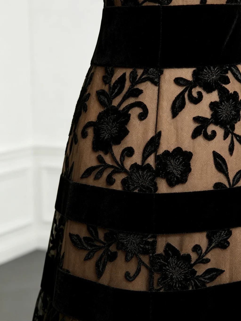 ODETTE | VESTITO MIDI IN TULLE RICAMATO FLOREALE