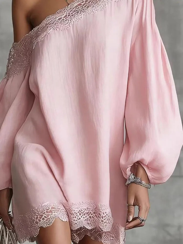 Olivia | Vestito Mini in Pizzo con Spalle Scoperte e Maniche a Sbuffo